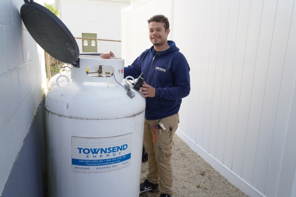 Townsend Energy professional staff inspecting client's home propane tank